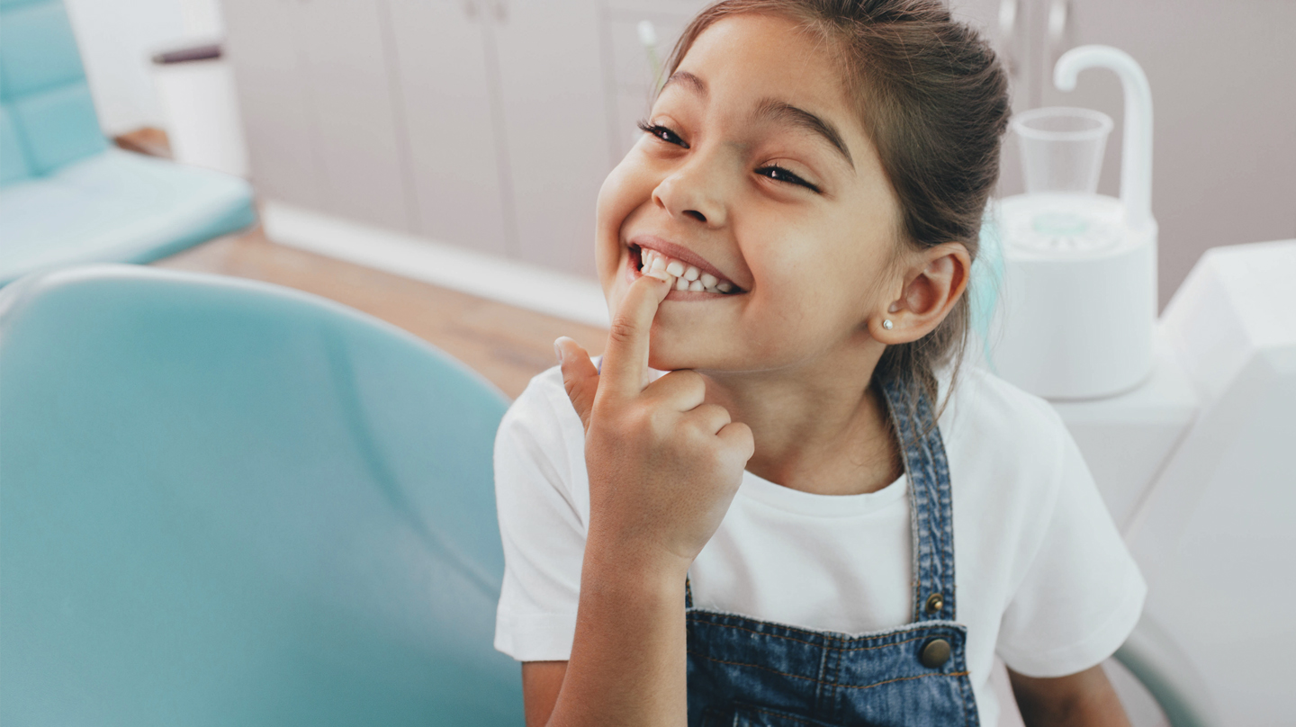 Mit KAI und Zahnputzlied: Richtig Zähne putzen bei Kindern Mit Zahnputzlied, KAI und Co. – richtig Zähne putzen bei Kindern vom ersten Milchzahn an.